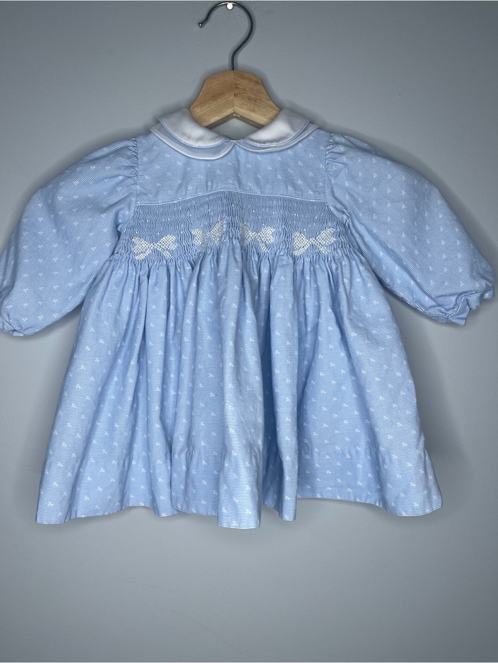 Girls Carriage Boutique smocked infant baby dress size 9 months